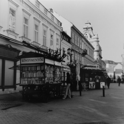 Books - Konyvmentok, Gyor